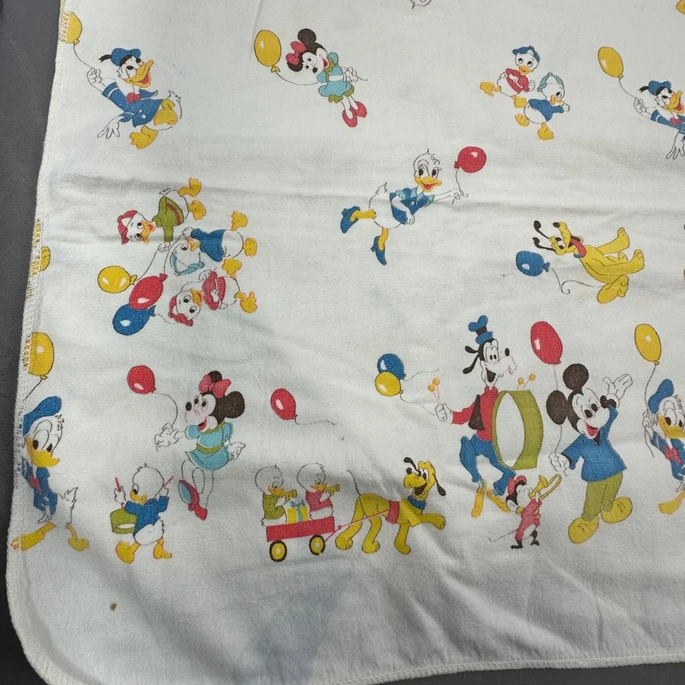 VTG 70S 80S WALT DISNEY PRODUCTIONS BABY BLANKET CRIB 40